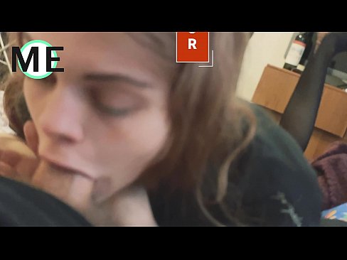 ❤️ Πούτσος στο λαιμό της, σκισμένο καλσόν και σκισμένα τακούνια Πόρνο vk ❌️